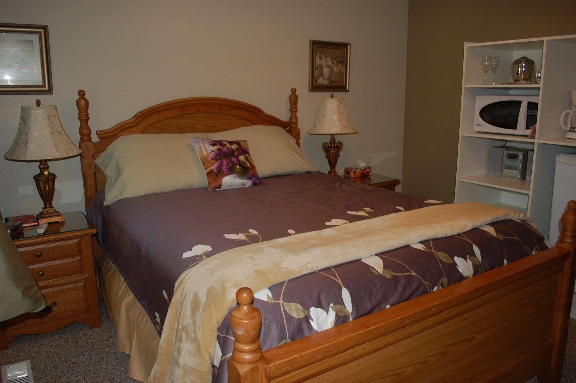 Accommodations Niagara Bed & Breakfast Eksteriør billede