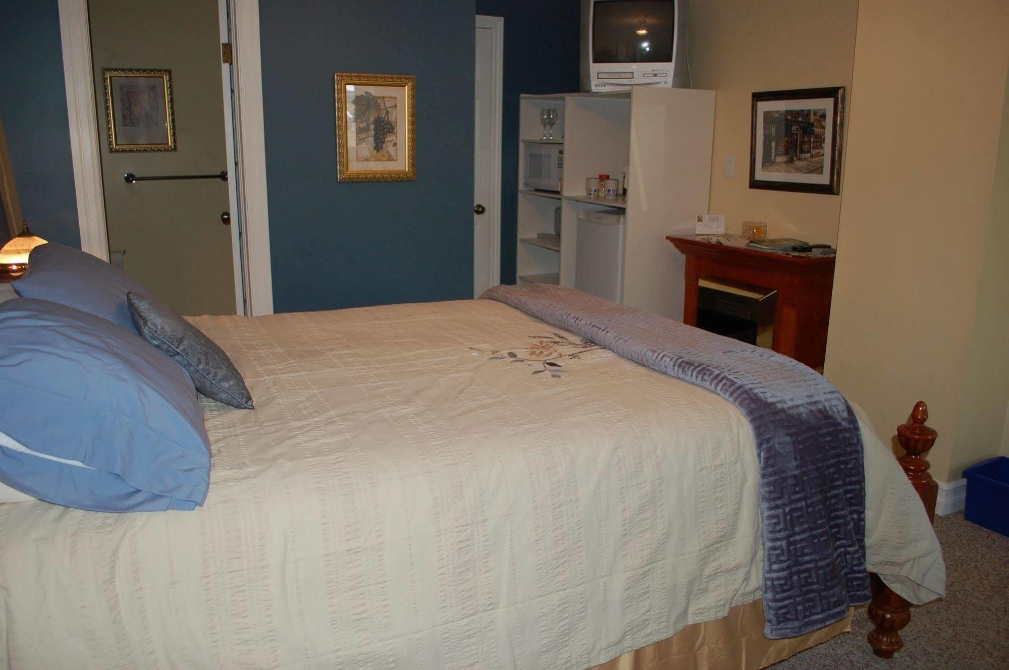Accommodations Niagara Bed & Breakfast Eksteriør billede
